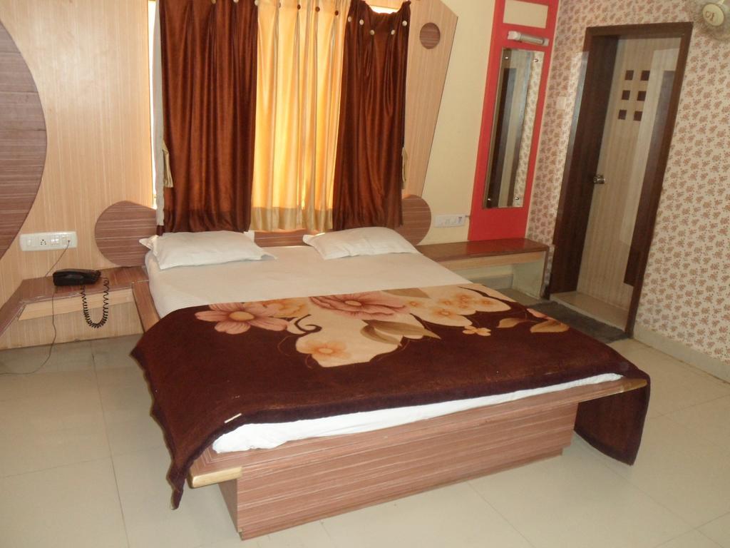 Hotel Raj Palace Dwārka Kültér fotó