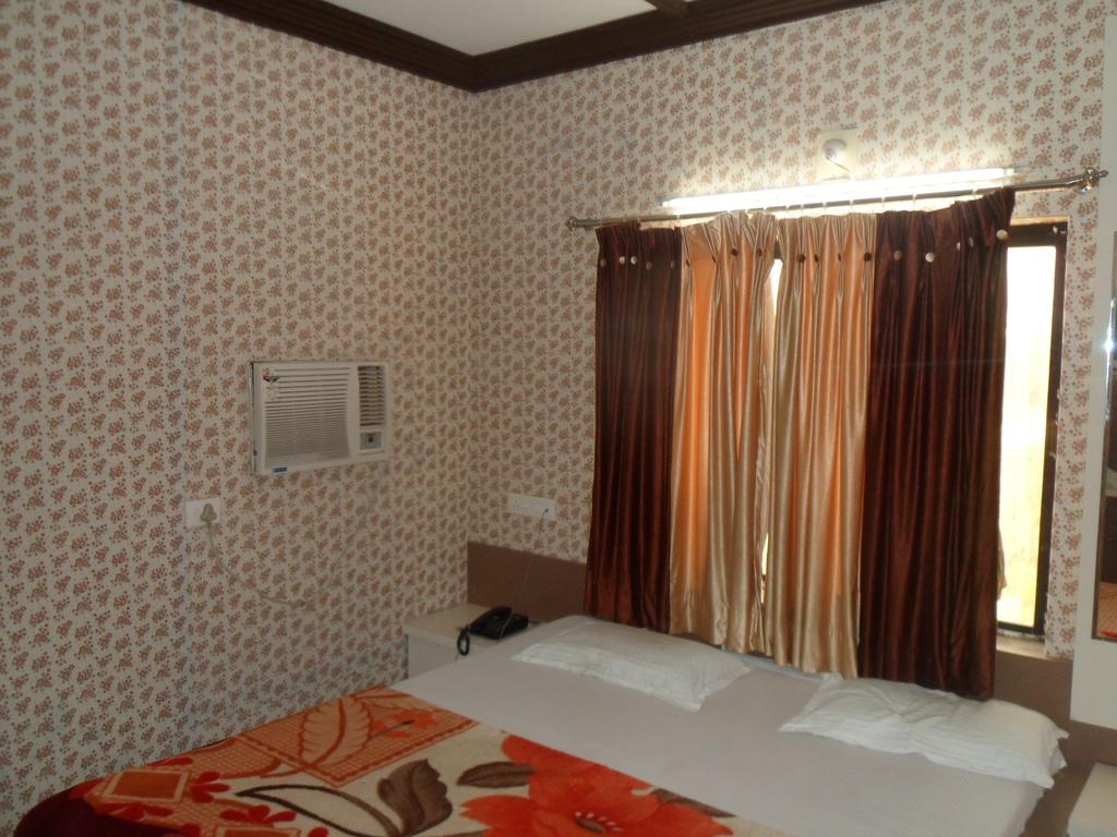 Hotel Raj Palace Dwārka Kültér fotó
