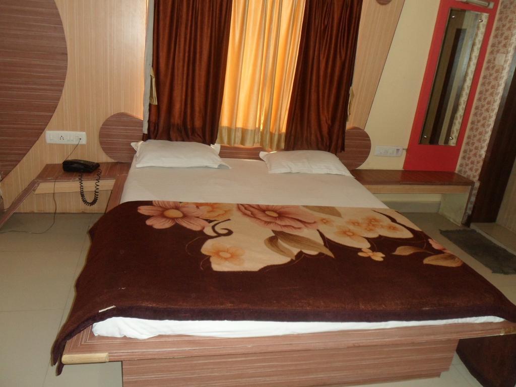 Hotel Raj Palace Dwārka Szoba fotó