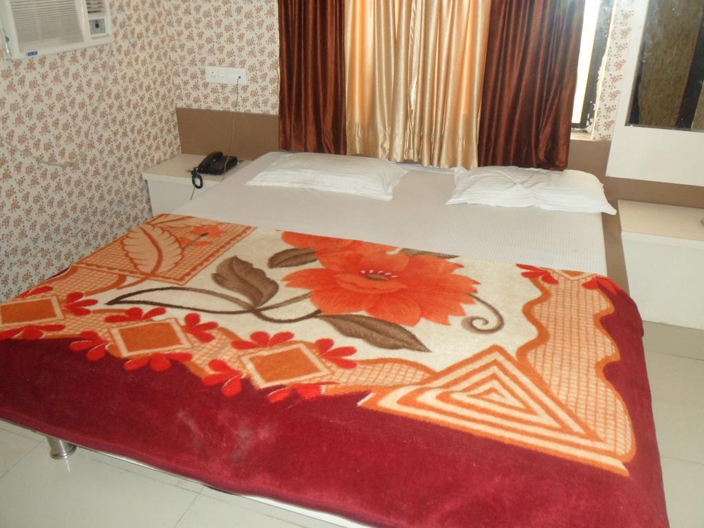 Hotel Raj Palace Dwārka Kültér fotó
