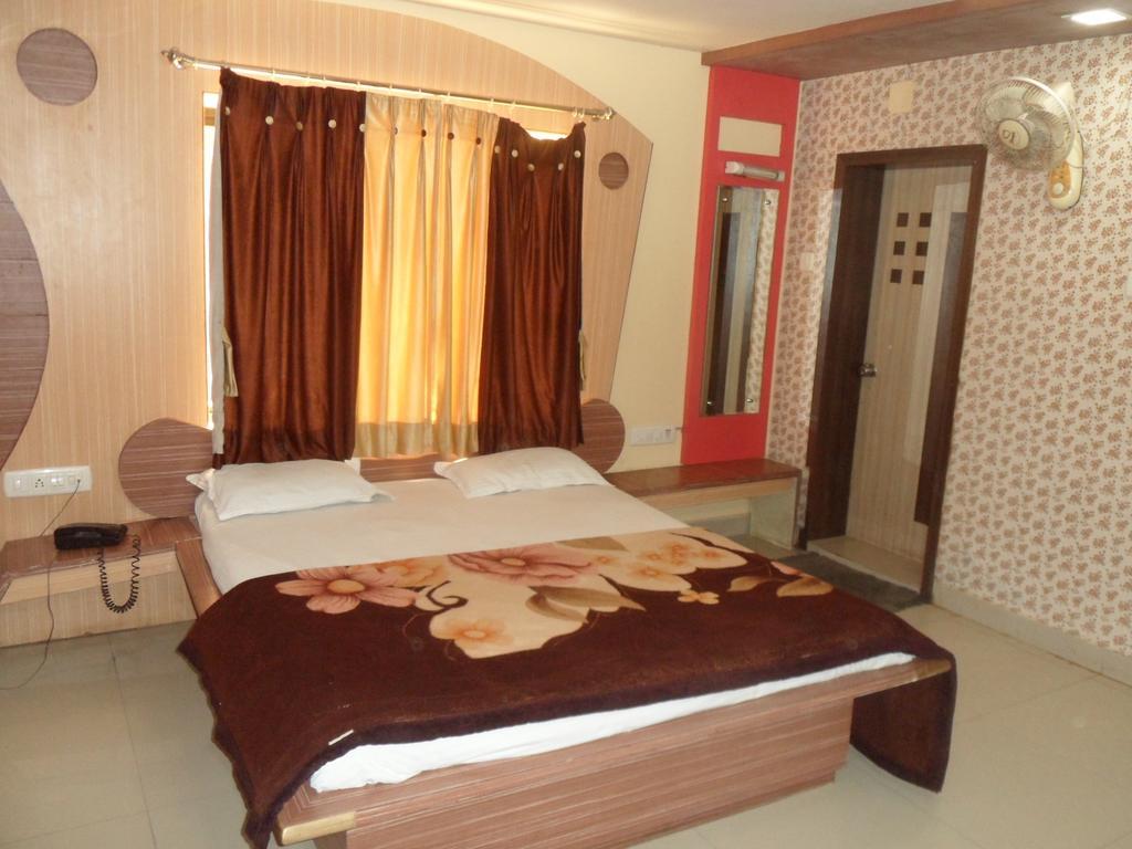 Hotel Raj Palace Dwārka Szoba fotó